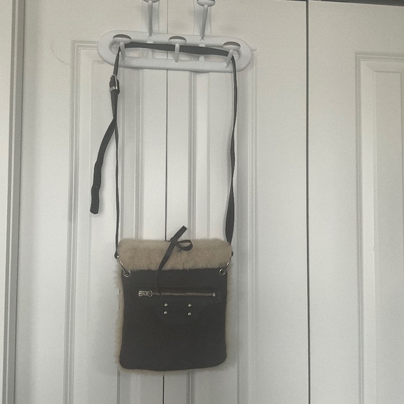 Ugg crossbody bag - Picture 1 of 3